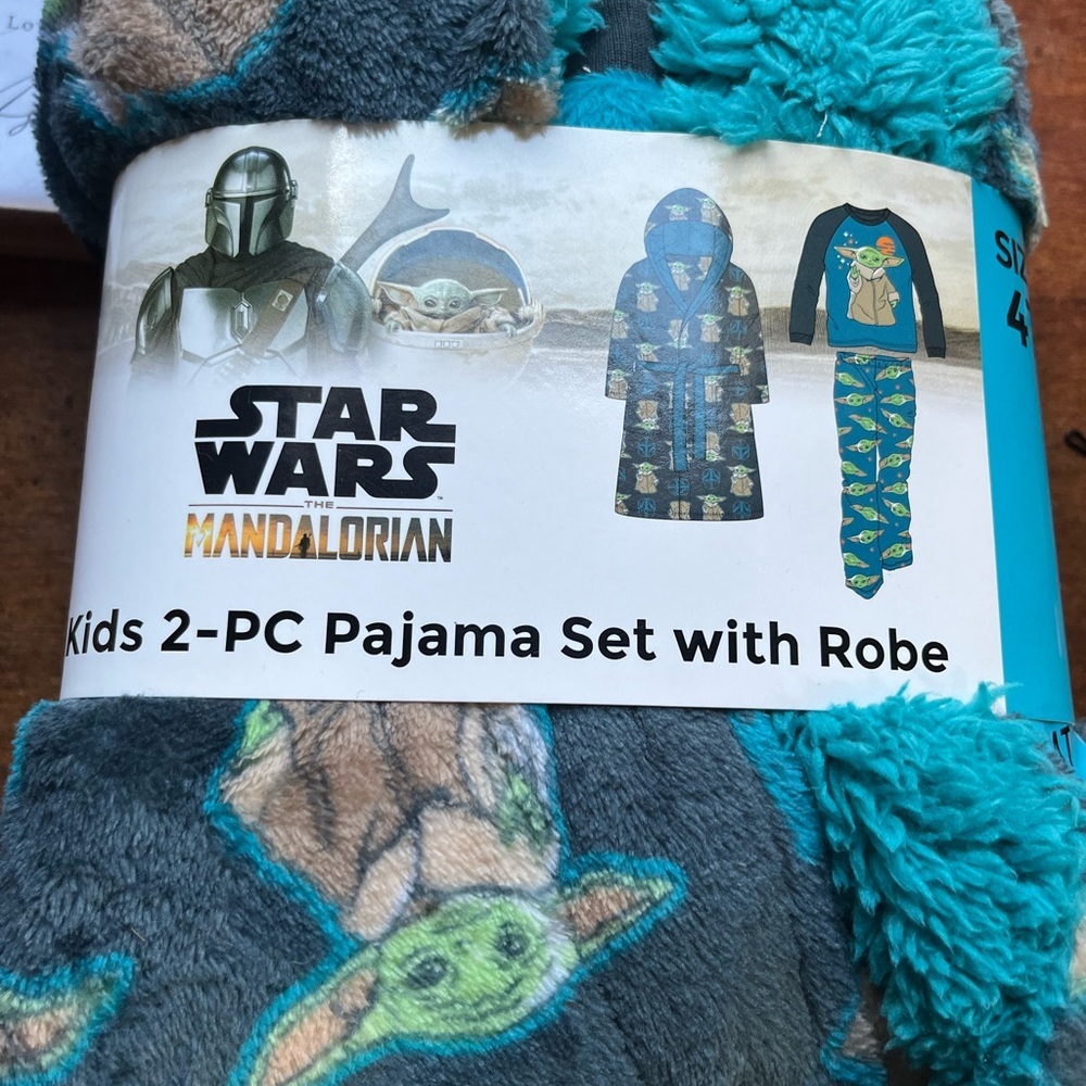 NWT Robe and Pj set - Picture 6 of 6